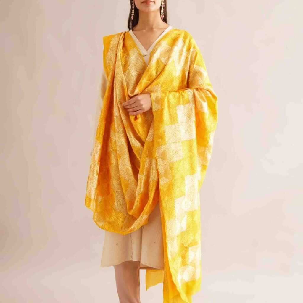 Yellow Pure Chinon Prontha Jaal Phulkari Baagh Dupatta